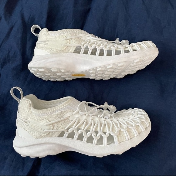 NEW KEEN Size 5 Uneek Two Cord Sandals Women’s White - Picture 2 of 8